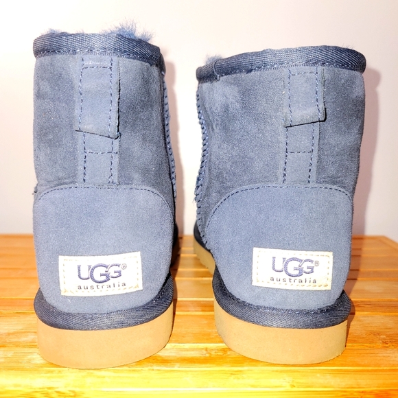 UGG Australia Classic Mini - Picture 4 of 7